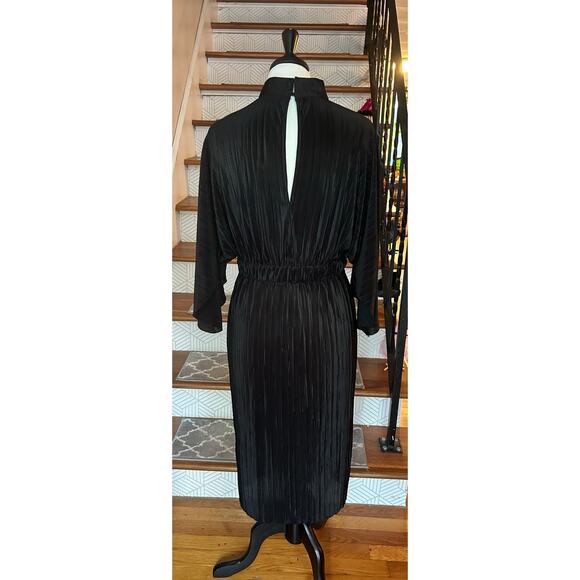 Luxe Pleated Satin Finish – Black Elegant Mock Neck Women’s, Size 10 - Picture 2 of 8